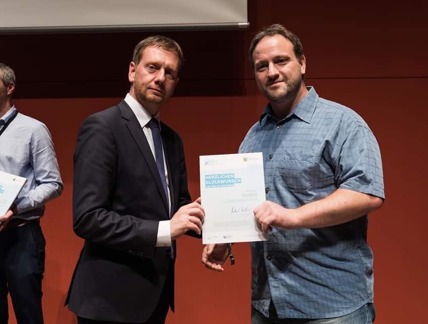 90441297_2678344032274980_3285873783595859968_n